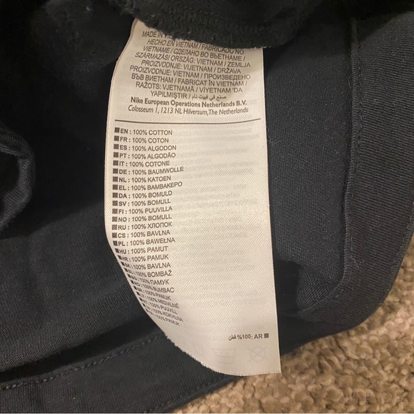 Nike Crop Top Size Medium Black Leopard Big Swoosh Round Hem - Picture 7 of 8